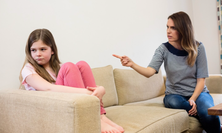 8 signs you were raised by a toxic mother