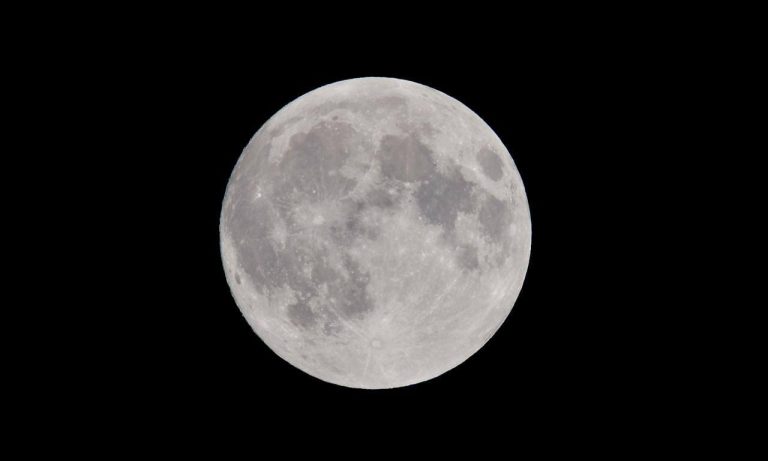 girls names that mean moon